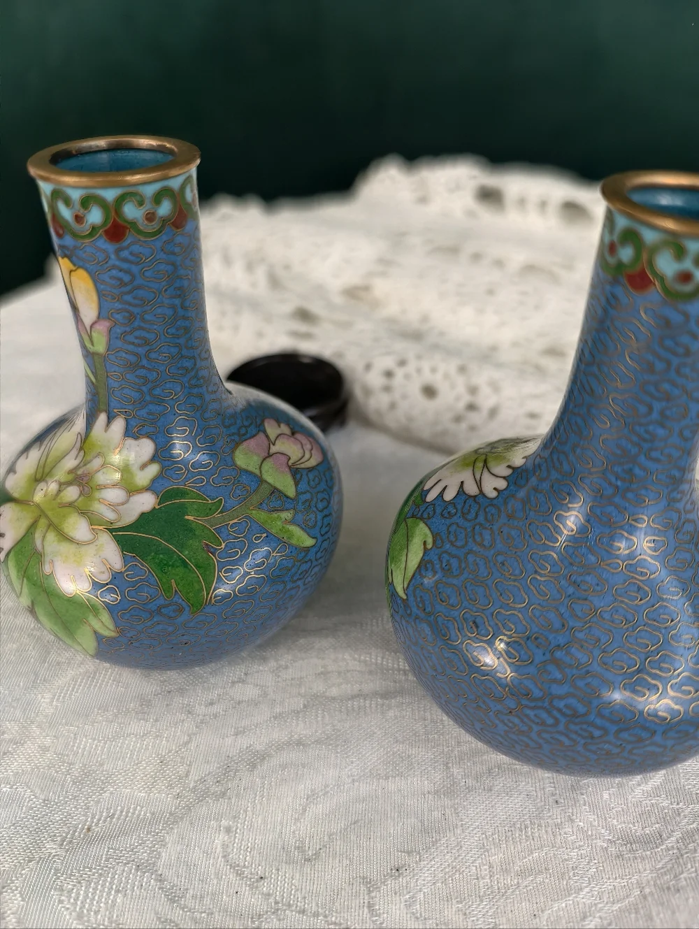 Vintage Blue Small Floral Enamel Cloisonné Vase Pair - Picture 6 of 7
